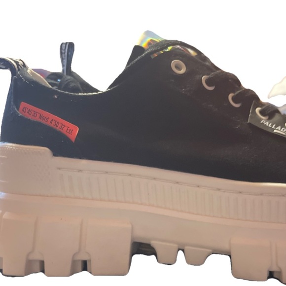 Palladium Revolt Lo TX Platform Sneakers Womens US Size 8 Black/Marshmallow - Picture 15 of 16